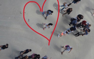 The heart shape of the shade of the Tour Eiffel